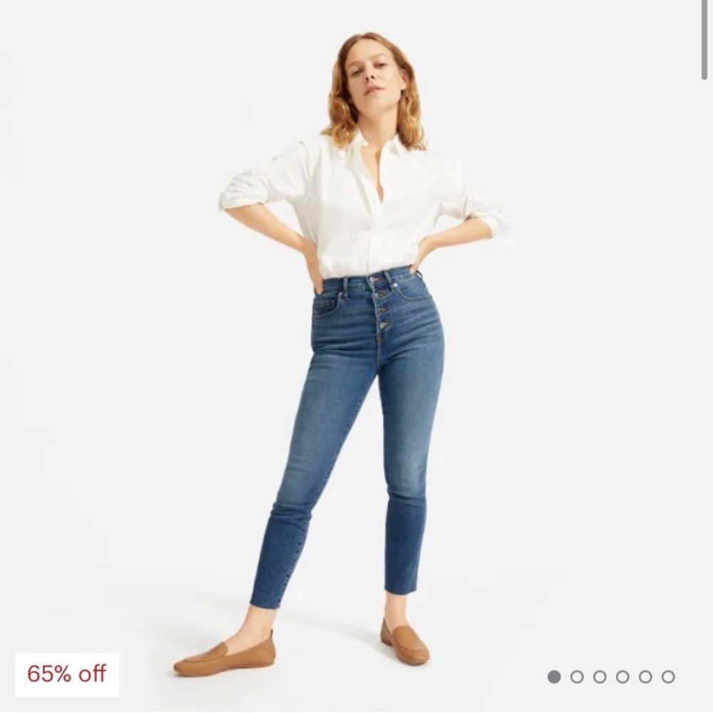 The Authentic Stretch High-Rise Skinny Button Fly
25 Ankle / Vintage Mid Blue